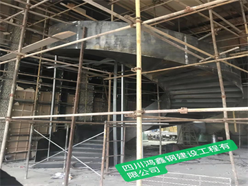  鋼結構旋轉樓梯現(xiàn)場安裝