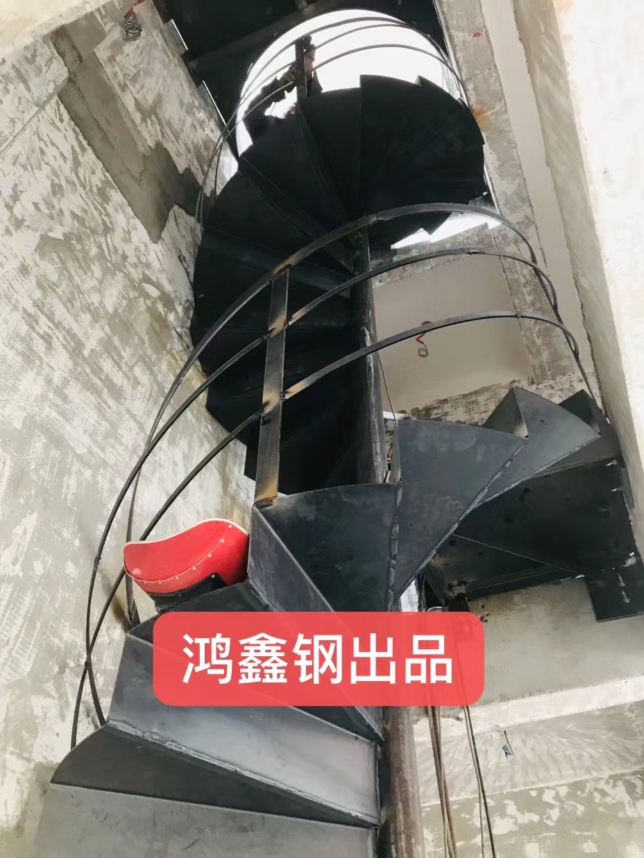 街子古鎮(zhèn)旋轉(zhuǎn)樓梯順利竣工